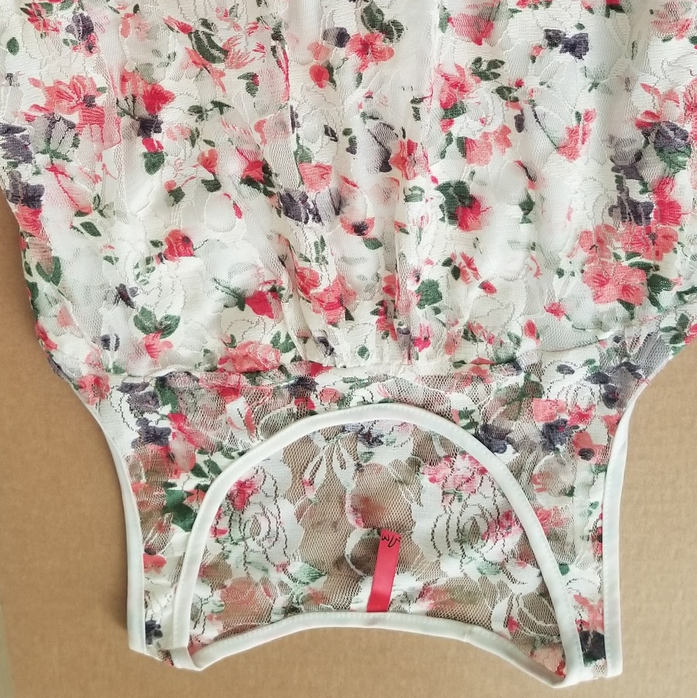 Cute Juniors top